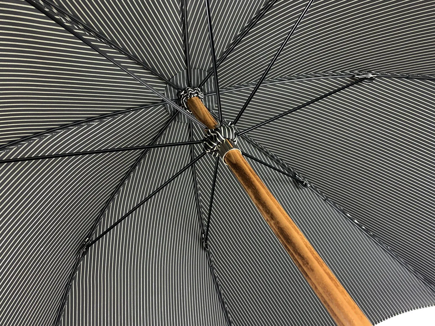 Black&White umbrella with Malacca Wood hand-curved