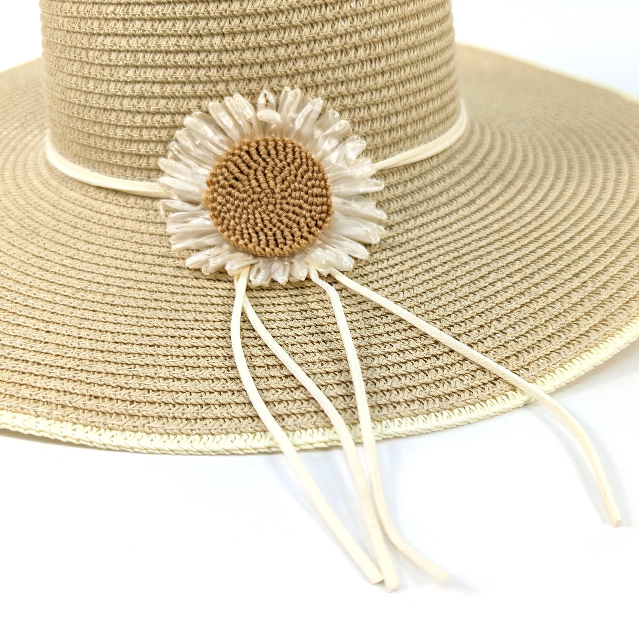 Bold Daisy Wide Brim Foldable Hat - Natural