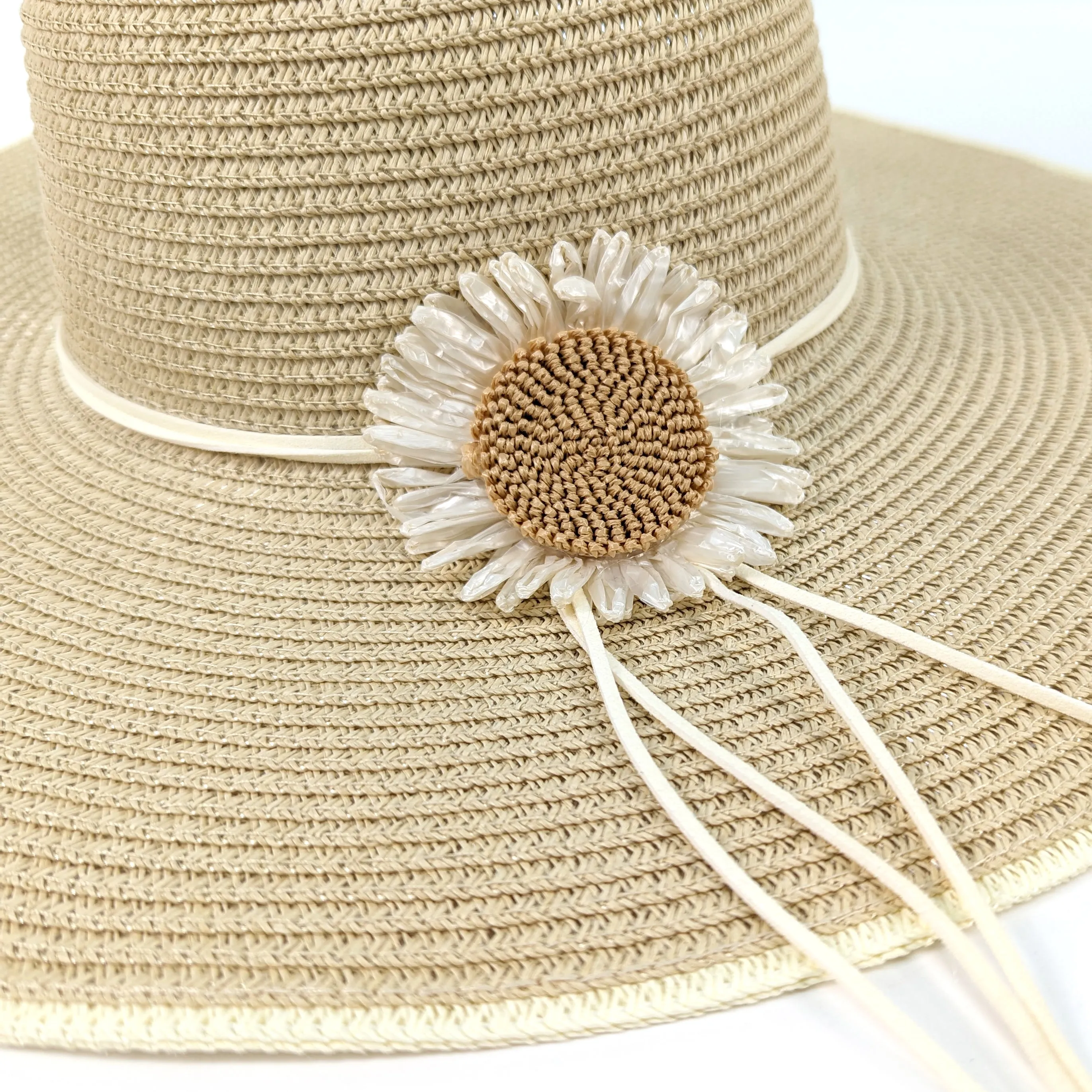 Bold Daisy Wide Brim Foldable Hat - Natural